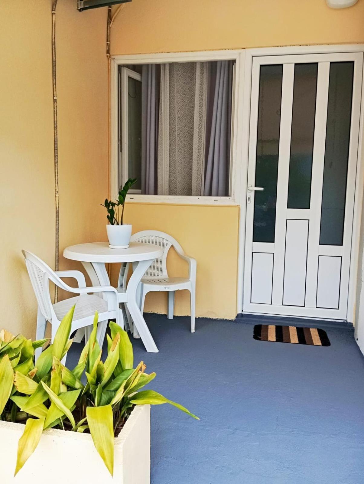 Apartment Deki Studio โกตอร์ ภายนอก รูปภาพ