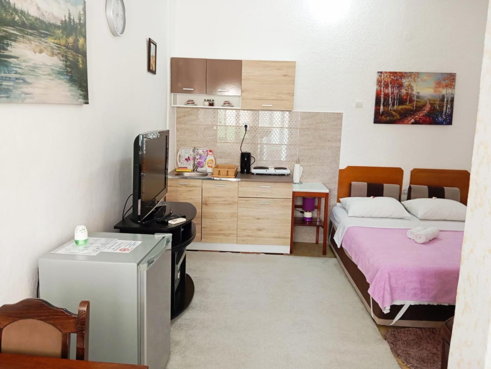 Apartment Deki Studio โกตอร์ ภายนอก รูปภาพ