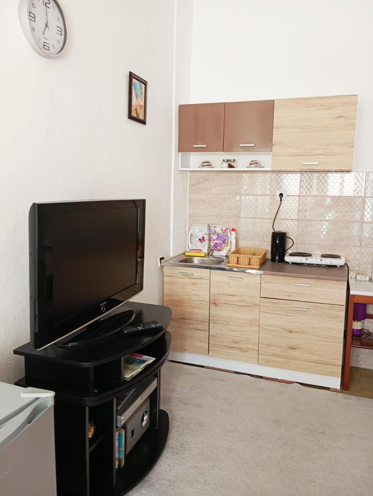 Apartment Deki Studio โกตอร์ ภายนอก รูปภาพ