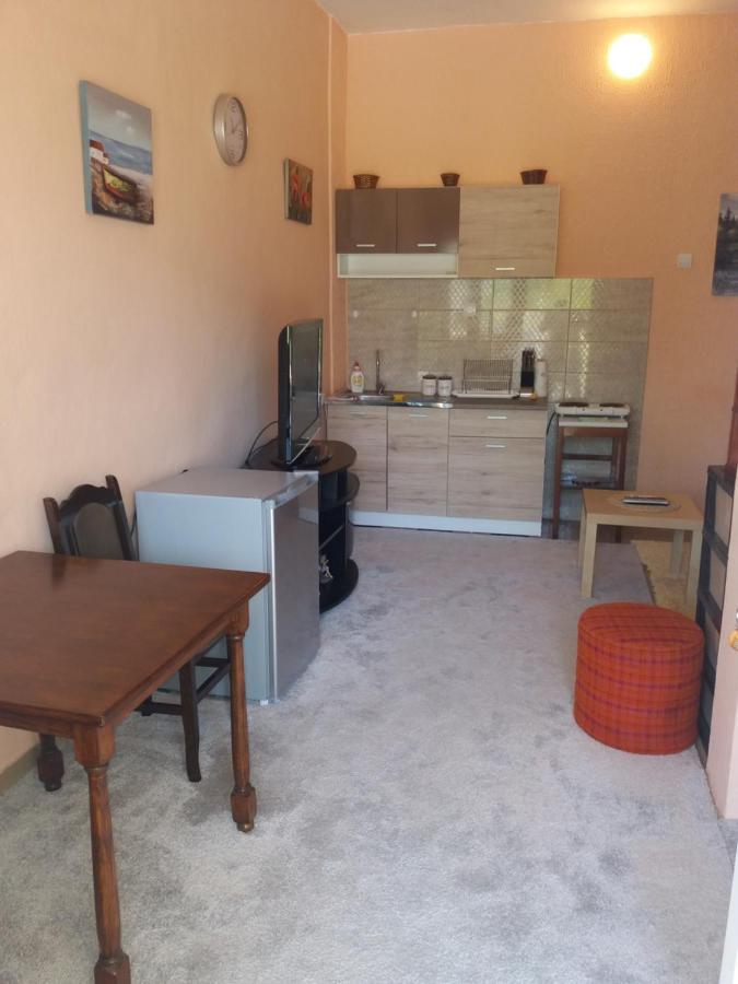 Apartment Deki Studio โกตอร์ ภายนอก รูปภาพ